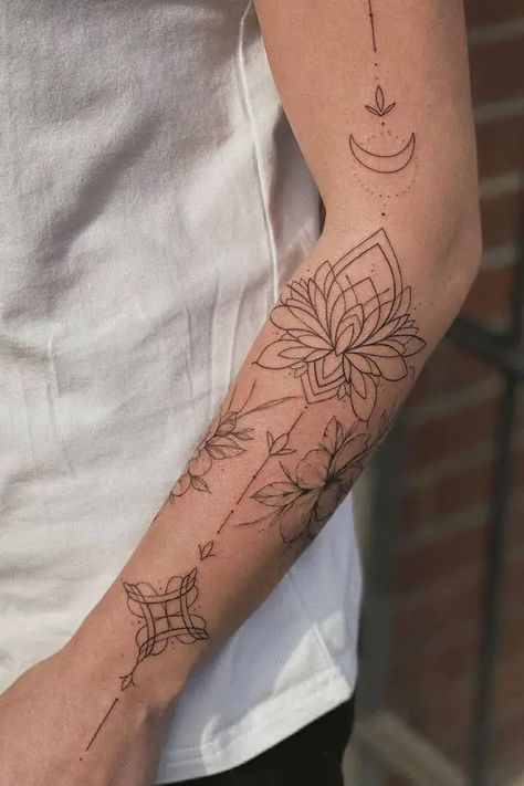 11 Eye-Catching Mandala Tattoo Ideas Line Lotus Tattoo, Fine Line Lotus Tattoo, Red Lotus Tattoo, Simple Lotus Tattoo, Minimal Inspiration, Small Lotus Tattoo, Floral Mandala Tattoo, Floral Thigh Tattoos, Lotus Tattoo Design