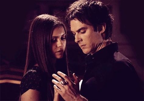 Damon and Elena dance Vampire Diaries Enzo, Vampire Diaries Makeup, Ian E Nina, Elena Damon, Vampire Diaries Outfits, Vampire Diaries Stefan, Vampire Diaries Quotes, Vampire Diaries Seasons, Video Love