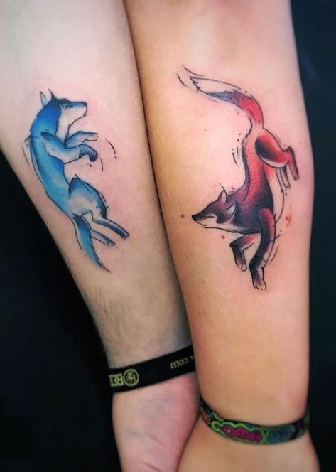 Draco Outfits, Matching Wolf Tattoos, Tattoo Parejas, Wolves Tattoo, Red Fox Tattoos, Friends Tattoos, Partner Tattoos, Faith Tattoo On Wrist, Best Couple Tattoos