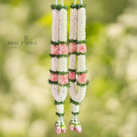 Lotus Garland, Jasmine Garland, Bride Photos Poses, Cotton Blouse Design, Bride Photos, Photos Poses, Bride Photo, Garland Wedding, Photo Poses