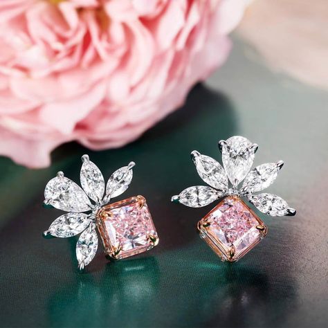 💕 How sweet are these fancy pink diamond earrings by Thomas de Montegriffo @de.montegriffo_official ? 💕 With 1.57ct of pink diamonds and… Pink Diamond Earrings, Diamond Earring Jackets, Pink Diamond Jewelry, Necklace Length Chart, Katerina Perez, Pink Diamonds, Earring Jackets, Diamond Earring, Earrings Studs