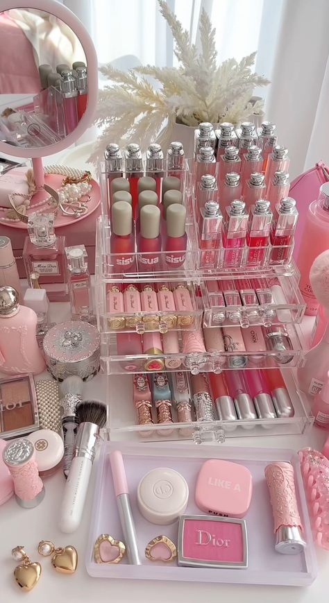 Rosa Make-up, Koleksi Makeup, Koleksi Parfum, Penyimpanan Makeup, Makeup Beauty Room, Girly Makeup, Sephora Skin Care, Fancy Makeup, Pink Makeup