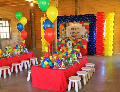 Lego Party / Birthday "Linkin's 8th Birthday - Lego Party" | Catch My Party Lego Party Balloons, Lego Balloons, Lego Party Decorations, Block Birthday Party, Lego Themed Party, Lego Theme, December Baby, Outdoor Birthday, Lego Birthday Party