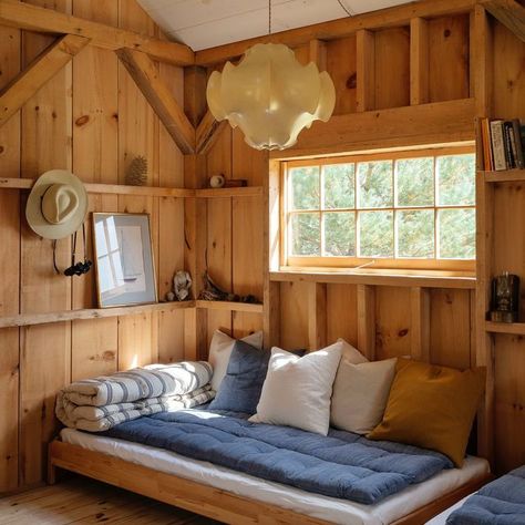 Low Bed Kids Bedroom, No Electricity Living Farmhouse, No Electricity Living Modern, Trail Ideas, Sofa Seat Cushions, Matthew Williams, Casa Container, Diy Sofa, Bunk House