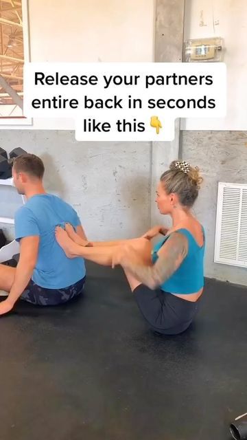 Mother Nature Heals on Instagram: "I highly recommend following @brett_morrice to learn how to make health & fitness work for you!🔥 . Drop a ❤ if you want more posts like this 👇👇👇 . Follow our new page @betterremedies for natural remedies and much more 🙏 . Credit: @jamesmoorewellness 👍🙏 Please DM for credit or removal" Back Release, Full Body Massage Techniques, Body Massage Techniques, Bolesti Chrbta, Massage Therapy Techniques, Physical Therapy Exercises, Lower Back Pain Exercises, Yoga For Back Pain, Back Pain Exercises