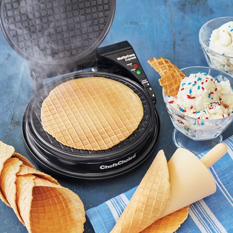 Waffle Cone Recipe Without Maker, Diy Waffles, Waffle Cone Maker, Waffle Cone Recipe, Cone Dessert, Waffle Iron Recipes, Waffle Bowl, How To Make Waffles, Waffle Ice Cream