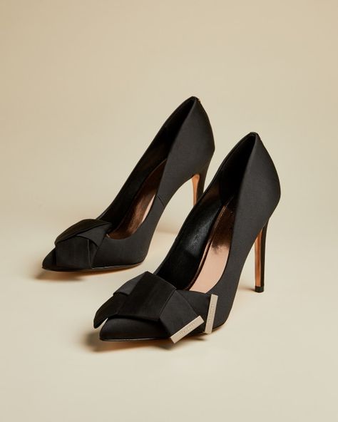 Ted Baker IINESI Satin bow detail courts Everyday Heels, Boogie Shoes, Classy Heels, N Shoes, Stunning Shoes, Elegant Shoes, Black Sandals Heels, Black High Heels, Satin Bow