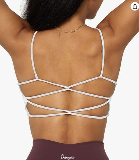 Perfect Backless Sports Bra: Features 0.4" elastic band at the bottom, stay put and provide more supprort.These bras have a scoop at the bottom band accentuates your cups and get you a SCULPTED LOOK. Turn heads and train with confidence in our strappy bra tops, make you look bomb at your upper-body session. Soft Workout, Stretches For Flexibility, Gym Essentials, Best Swimsuits, Yoga Training, Halter Tops, Everyday Bra, Going Out Tops, Upper Body Workout