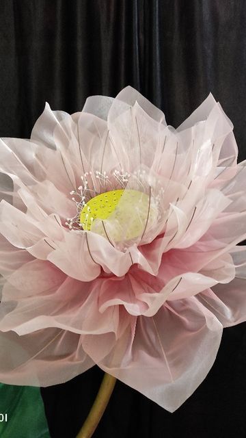 Fabric Lotus Flower, Large Fabric Flowers, Stage Backdrops, Giant Flowers Diy, Showroom Ideas, Porch Flowers, Large Flower Arrangements, Transparent Flowers, Water Lilly