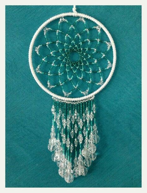 Beads Dreamcatcher, Dream Catcher With Beads, Beaded Dream Catcher, Beaded Dreamcatcher, Atrapasueños Diy, Dream Catcher Patterns, Dreamcatcher Design, Beautiful Dream Catchers, Dream Catcher Craft