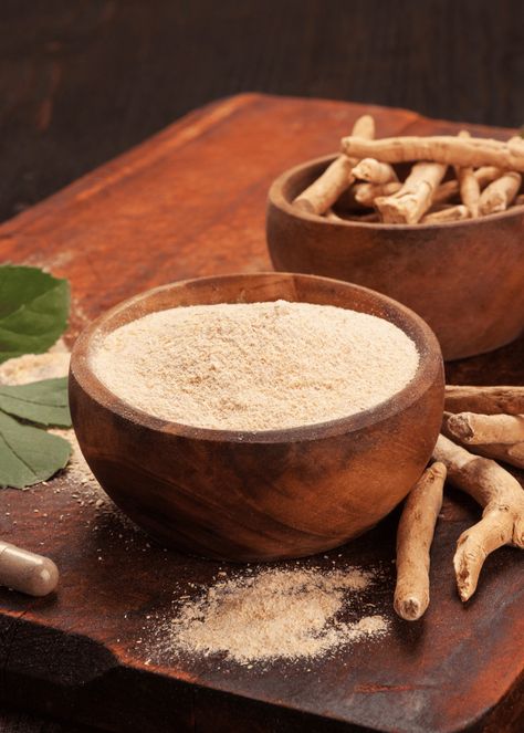 Discover the benefits of Ashwagandha for holistic healing. Learn uses, dosage, and side effects. Improve your health today! Read more! Ashwagandha Benefits, Evergreen Bush, Ashwagandha Root, Ayurvedic Herbs, Best Supplements, Natural Herbs, How To Increase Energy, Herbal Remedies, Superfoods