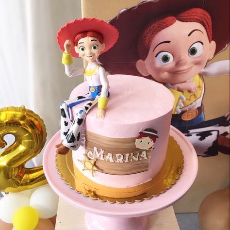 Jessie Cowgirl Birthday Party, Jessie Cake Toy Story, Jessie Toy Story Cake, Cowgirl Birthday Cakes, Toy Story Party Food, Woody Party, Toy Story Decorations, Woody Birthday, Jessie Toy Story