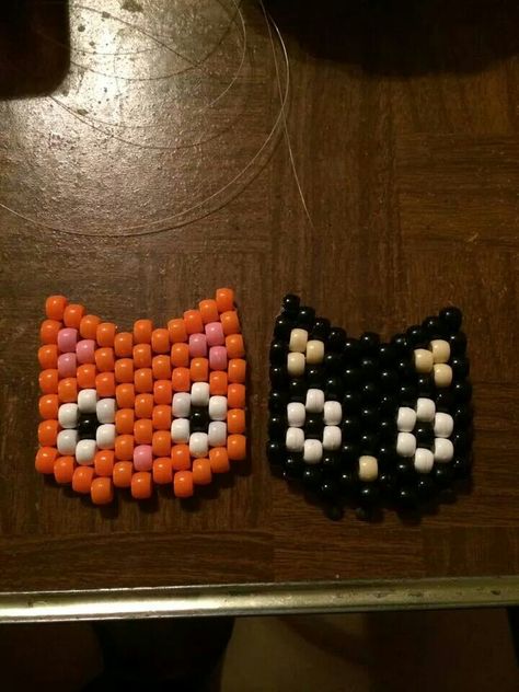 Kandi Patterns Charms, Bee Kandi, Kandi Cat Pattern, Kuromi Kandi Cuff, Kandi Charms, Sanrio Kandi Cuff, Rave Candy, Kandi Inspiration, Scene Kandi