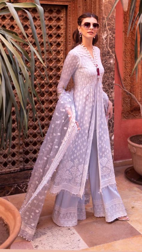 Pakistani Frocks, Wedding Reception Dresses, 2022 Wedding Dresses, Wedding Dresses Ideas, Sobia Nazir, Reception Dresses, Indian Outfits Lehenga, Wholesale Clothing Suppliers, Pakistani Clothes