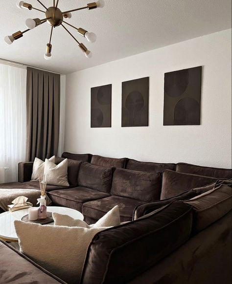 Dark Brown Sofa Living Room, Brown Sectional Living Room, Dark Brown Couch Living Room, Brown Furniture Living Room, Brown Sofa Living Room, Room Ideas Living Room, Brown Couch Living Room, Brown Living Room Decor, Beige Living Rooms