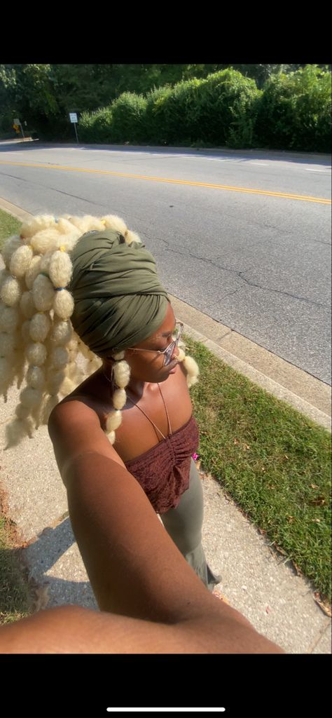 Bubble Braid Black Hair, Natural Hair Bubble Braids, Bubble Braid Outfit Aesthetic, Poodle Puff Braids, Black Hair Bubble Braid, Bubble Braid Afro Hair, Vintage Aesthetic Outfits, White Blonde Hair, Protective Hairstyles For Natural Hair