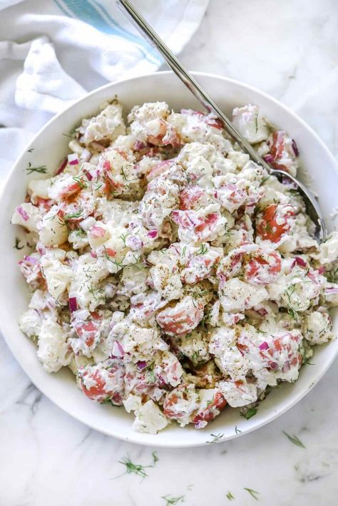 Creamy Dilled Red Potato Salad Recipe | foodiecrush.com Easy Red Potato Salad, Dill Mayo, Pizza Side Dishes, Red Skin Potato Salad, Salad Cobb, Red Potato Salad Recipe, Potato Salad Mustard, Potato Salad Dill, Dill Potatoes