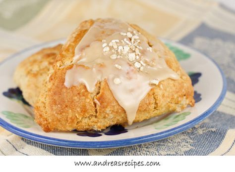 Maple oatmeal scones adapted from Ina Garten's recipe..mmmm, mmm! Maple Oatmeal Scones, Cream Scones Recipe, Oatmeal Scones, Maple Oatmeal, Barefoot Contessa Recipes, Ina Garten Recipes, Cream Scones, Oatmeal Cream, Scones Recipe