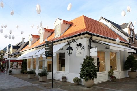 An Inside Look at the La Vallée Village Designer Outlets in Paris - PurseBlog Outlet Village, Paris Activities, Paris Landmarks, Public Space Design, Rome Tours, City Of Love, London Tours, Designer Outlet, Classical Architecture