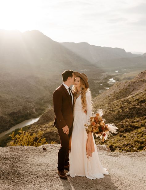 Bend Wedding, National Parks Photography, National Park Elopement, Big Bend National Park, Park Elopement, Bridal Party Photos, Groom Poses, Big Bend, Wedding Photography Inspiration