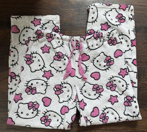 Kawaii Pjs, Hello Kitty Pajamas, Matching Fits, Stars And Hearts, Outfit Reference, Sanrio Stuff, Pajamas Pants, Kitty Clothes, Hello Kitty Images