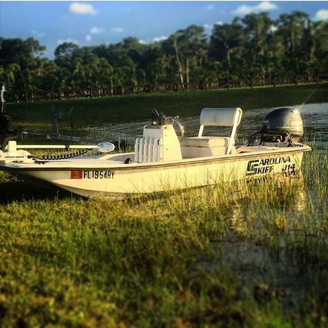 Carolina skiff from ... - http://www.skifflife.com/2771499/carolina-skiff-from/ Carolina Skiff J16, Flat Bottom Jon Boat, Carolina Skiff, Boat Modifications, Center Console Boats, Jet Skis, Bay Boats, Boat Ideas, Flats Boat