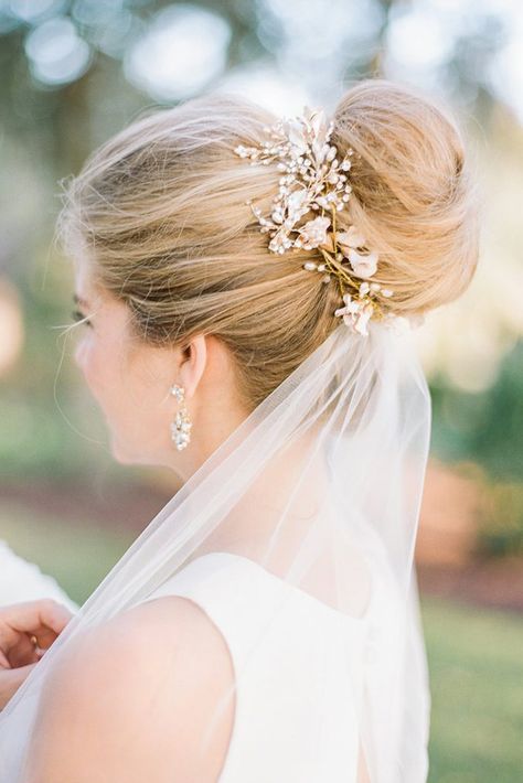 wedding hairstyles with veil high bun with veil white gold flower accessorie and richard photo lab Bridal Bun With Veil, Bun With Veil, Veil With Flowers, Hairstyles Brides, Hairstyles With Veil, Wedding Bun, Wedding Bun Hairstyles, Bridal Bun, Wedding Hairstyles With Veil