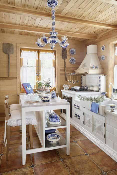 Blue White Decor, Cottage Kitchens, Shabby Chic Kitchen, Space Decor, Cottage Kitchen, French Country Decorating, White Decor, Small Space Living, Beautiful Kitchens