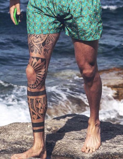 Leg Maori Tattoo Men, Men Tattoo Leg Ideas, Maori Tattoo Designs Leg, Tatoos Men Leg Ideas, Maori Arm Tattoo, Maori Tattoo Leg, Upper Leg Tattoo Men, Above The Knee Tattoo Men, Men Leg Tattoo Ideas