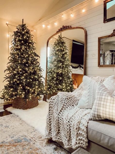 This Pin was discovered by Ally Foyen. Discover (and save!) your own Pins on Pinterest Mirror On The Wall, Christmas Time Is Here, Christmas Feeling, Christmas Inspo, Christmas Room, Christmas Mood, Holiday Home Decor, Christmas Aesthetic, Cozy Christmas