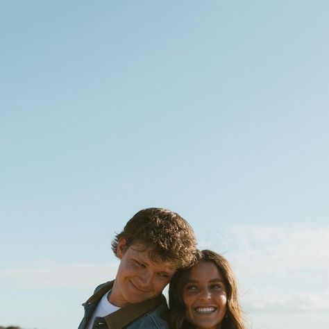 breezy | san diego photographer on Instagram: "cade and emma on the coast of california •• #sandiegophotographer #socalphotographer #sandiegocouplesphotographer #sandiegoengagementphotographer #couplesphotography #couplesphotoshoot #engagementphotographer #storytellingphotography #storytellingphotographer #lagunabeachphotographer #authenticlovemag #ocphotographer #californiaphotographer" San Diego Photoshoot, Cinematic Couple, Picture Beach, Fall Couples, Engaged Couples Photography, Stars Align, Teenage Love, Storytelling Photography, Couples Shoot