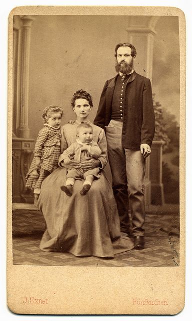 1870s Old Family Pictures, Old Family Portraits, Victorian Family Photos, Vintage Family Portraits, Antique Couple Photos, 1870s Photos, Vintage Family Pictures, 1880s Family Portrait, 1860s Photographs