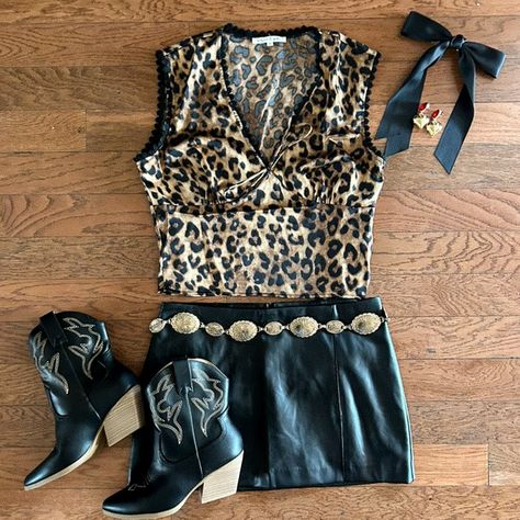 our new leopard print top loves a good night out and a bottomless brunch. now all it needs is its perfect match (ahem: you)💋 . . . western style, nashville bachelorette outfits, trending style, western boutiques, country boutiques, country concert outfits, nashville outfits, cute western outfits, pinup cowgirl, rhinestone cowgirl, yallternative outfits, bachelorette party outfits, 90s country style Western Cheetah Outfit, Nashville Bachelorette Outfits, 90s Cowgirl, Pinup Cowgirl, Cowgirl Rhinestone, Outfits Nashville, Cheetah Clothes, Cute Western Outfits, Country Concert Outfits