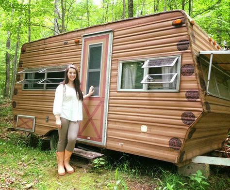 Glamping Small Home Improvements, Vintage Camper Interior, Camping Vintage, Old Campers, Diy Camper Remodel, Retro Caravan, Rv Makeover, Go Glamping, Diy Rv