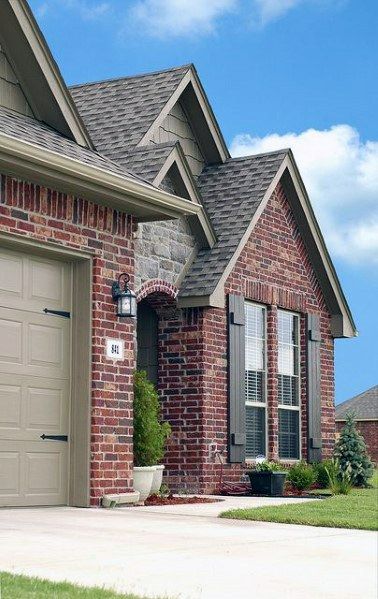 Brick And Stone House Exterior, Brick And Stone Exterior Combinations, Brick Ranch Exterior, Siding Colors For Houses, Red Brick House Exterior, Stone Exterior Houses, Cladding Design, Stone Exterior, Ranch Exterior