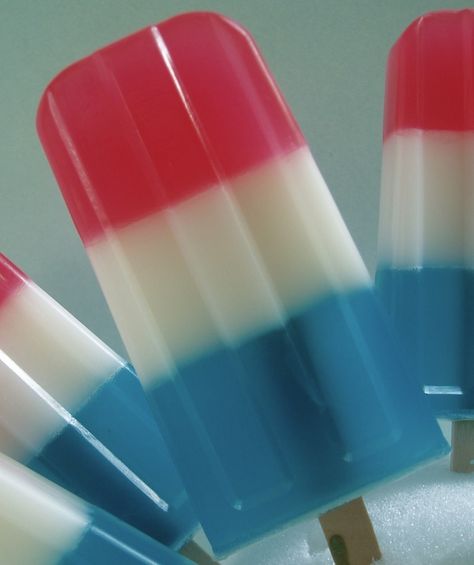 rocket popsicles from the dickie dee man Rocket Pop, Blue Party Decorations, Bomb Pop, 4th Of July Celebration, Blue Party, Ice Cream Truck, Good Ole, Frozen Treats, The Grass