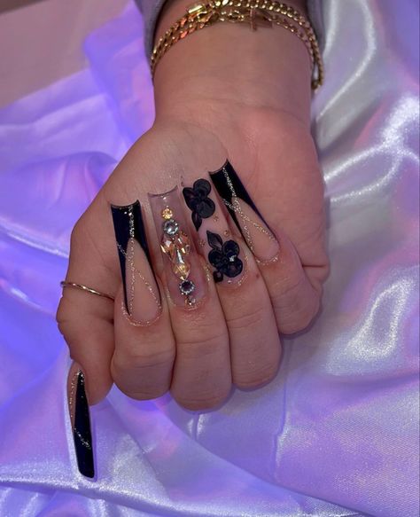 Black Nails Baddie Aesthetic, Black Nails For Quinceanera, Black And Gold Quinceanera Nails, Black Nails Acrylic With Rhinestones, Black Quinceanera Nails, All Black Nails With Rhinestones, Black Quince Nails, Black And Gold Nails Acrylic, Black And Golden Nails