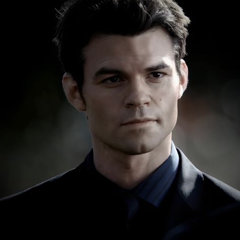 Elijah Vampire Diaries, Dr Script, Elijah Mikaelson, The Mikaelsons, The Vampire Diaries Characters, Man In A Suit, Damon And Stefan, Vampire Diaries Movie, Daniel Gillies