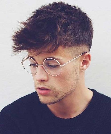 Hairmanz present the most popular low taper fade haircuts. We collect all low taper fade hairstyle alternatives for you. Click for inspiration. Hairstyles For Men Without Beard, Low Taper Fade Haircut, Fade Haircuts For Men, Short Fade Haircut, Men's Cuts, Boy Haircuts Short, Mens Hairstyles Fade, Taper Fade Haircut, Tapered Haircut