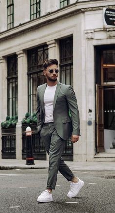 Suits With Sneakers Mens, Mens Suits Style Modern Casual, Suit And Sneakers Men Outfits, Men Vest Outfits, Sneakers Wedding, Olive Green Suit, Suits And Sneakers, Mens Fashion Suits Casual, Sneakers Outfit Men