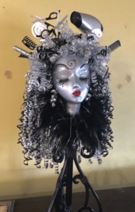 Mannequin Head Makeup Ideas, Manaquin Head Art, Fantasy Manikin Cosmetology, Styrofoam Mannequin Head Art, Decorated Mannequin Heads, Cosmetology Mannequin Head Halloween, Halloween Maniquin Head Cosmetology, Anything But Hair Project Cosmetology, Halloween Mannequin Head Ideas