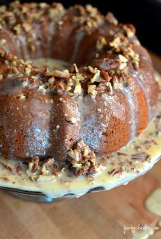 Our family LOVES this cake and we enjoy it every Fall! THE BEST pecan pumpkin bundt cake. Louisiana Crunch Cake, Pecan Praline Cake, Pumpkin Bundt Cake Recipes, Pumpkin Bundt, Sticky Bun, Praline Cake, Pumpkin Bundt Cake, Crunch Cake, Pecan Pralines