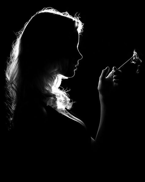 Silhouette Fotografie, Film Noir Photography, Low Key Portraits, Low Key Photography, Portraits Art, Silhouette Photography, Shadow Photography, Shadow Photos, Black And White Photograph