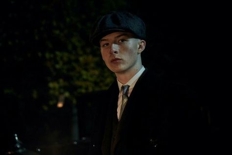 Finn Shelby, Peaky Blinders Characters, Joe Cole, Nordic Decor, Cillian Murphy, A Guy Who, Peaky Blinders, Serie Tv, Celebrity Crush