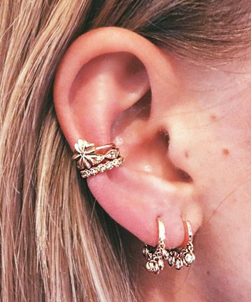 Stacks on Deck Unique Ear Piercings, Ear Piercing Ideas, Ear Peircings, Pretty Ear Piercings, Cute Ear Piercings, Jacquie Aiche, Hammered Hoop Earrings, Piercing Ideas, Circle Studs