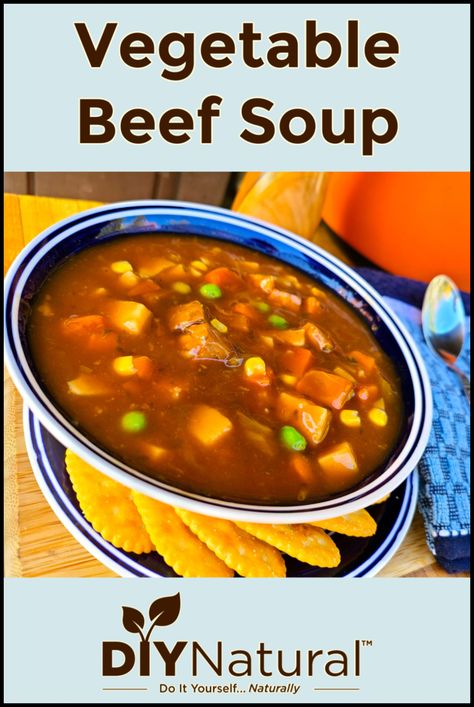 Nothing beats a good vegetable beef soup. Especially when leaves and temperatures are falling and you just want a big, warm bowl of comfort! Beef Vegetable Soup Recipe, Beef Vegetable Soup, Homemade Vegetable Beef Soup, Homemade Bone Broth, Beef Soup Recipes, Vegetable Beef Soup, Healthy Fitness Meals, Hearty Dinner, Homemade Recipe