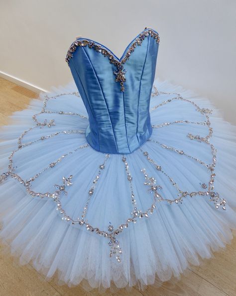 Bluebird Variation Tutu, Ballet Costumes Tutus, Tutu Couture, Blue Ballerina, Ballet Drawings, Nutcracker Costumes, Ballet Tutus, Ballet Pointe Shoes, Purple Tutu