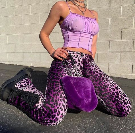 7d6044e95a16761171b130dcb476a43e Festival Music, Clawdeen Wolf, Music Events, Purple Outfits, 2000s Fashion Outfits, Y2k Outfits, 2000s Fashion, Looks Vintage, Fashion Killa