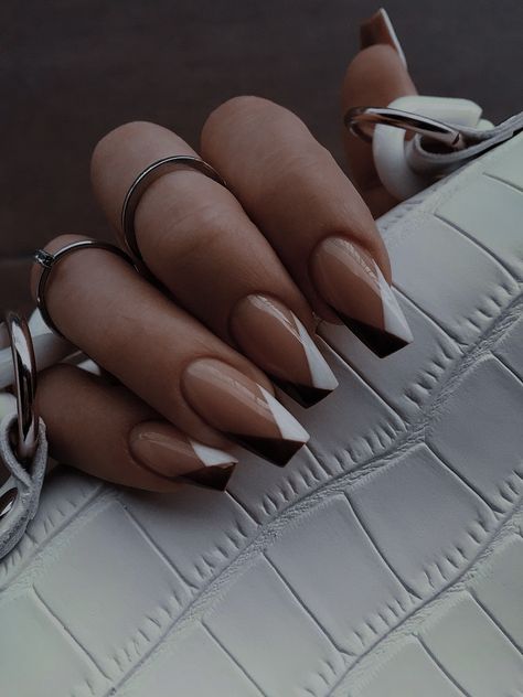 Tan Nail Designs, Ongles Beiges, Tan Nails, Brown Acrylic Nails, Hard Gel Nails, Nails For Bride, Classy Nail Designs, Amazon Beauty, Modern Nails