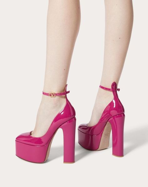 Fushia Heels, Pretty Heels, Dr Shoes, Shoes Heels Classy, Cute Shoes Heels, Designer Pumps, Fancy Shoes, Cute Heels, Girly Shoes